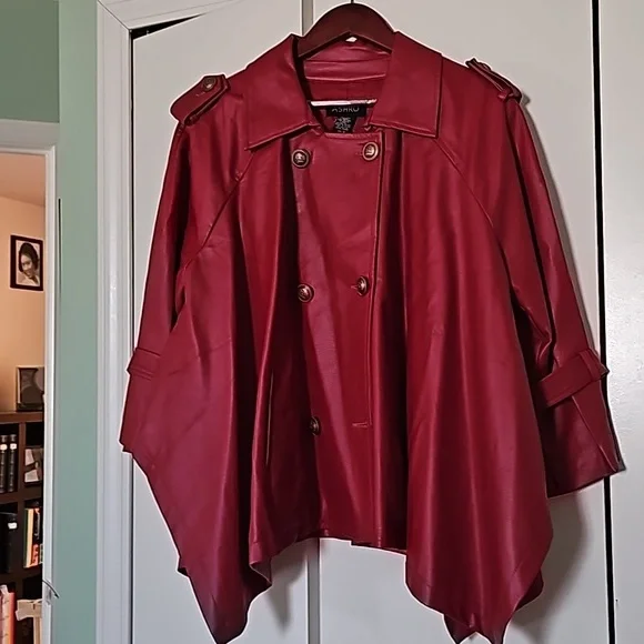 Red jacket - Picture 1 of 3